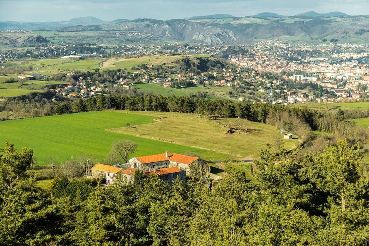 Bed and Breakfast Domaine De Bauzit Vals-pres-le-Puy Екстер'єр фото